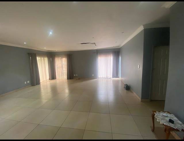 5 BEDROOM HOUSE FOR SALE IN EASTDENE